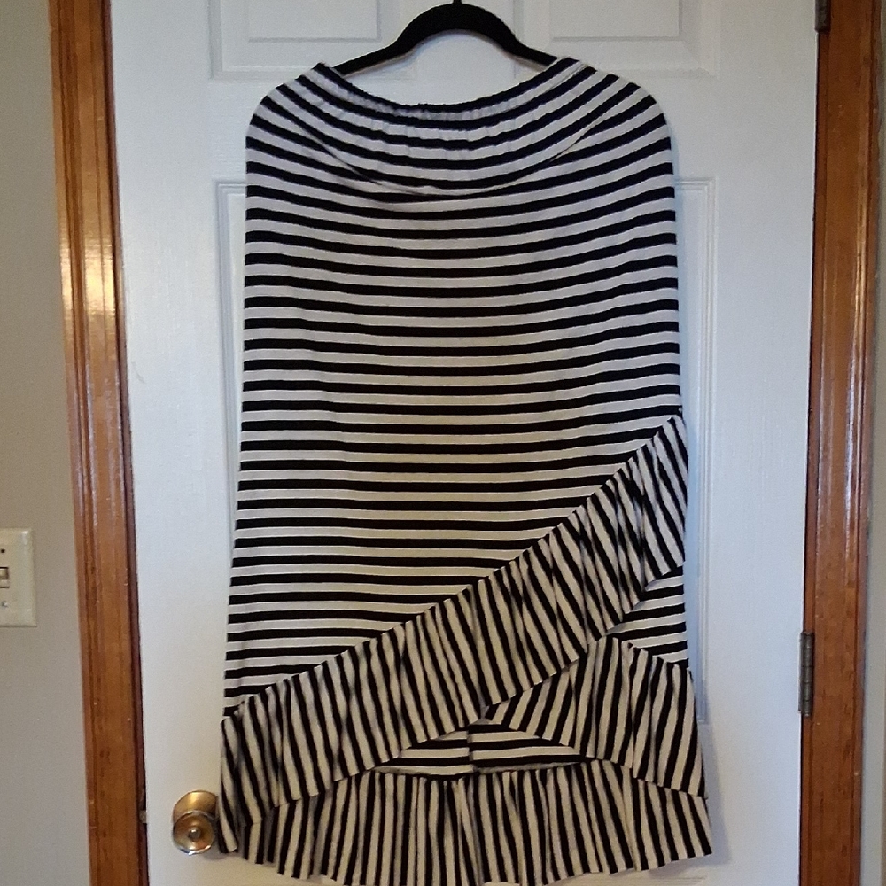 Dressbarn Black and White Asymmetrical Skirt